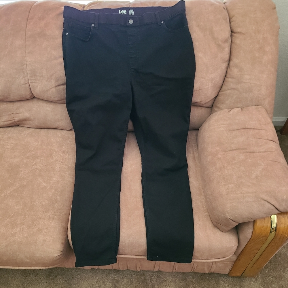 Lee black faux button and zip pull on jeans 20w